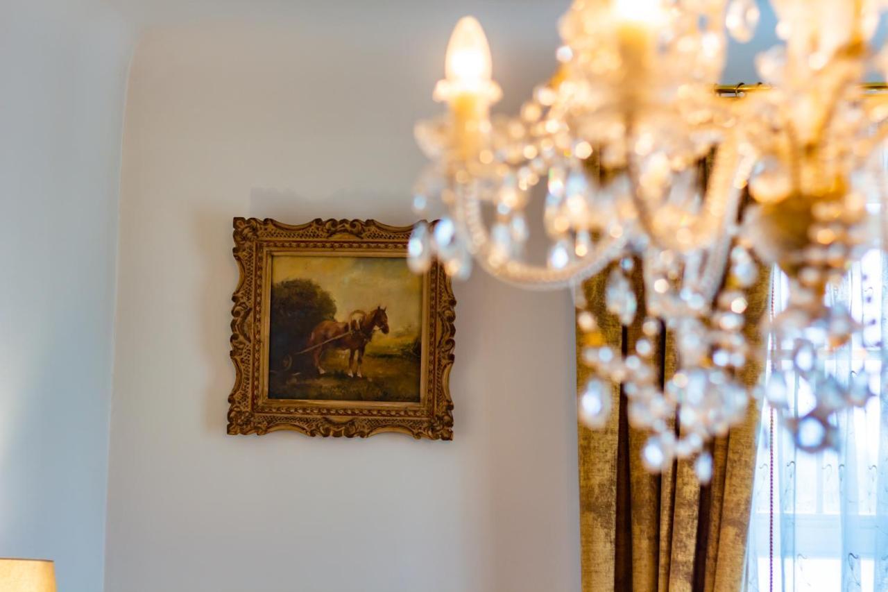 Classic Style Apartment In The Center Of Riga Eksteriør billede