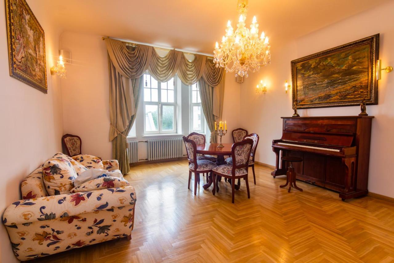 Classic Style Apartment In The Center Of Riga Eksteriør billede