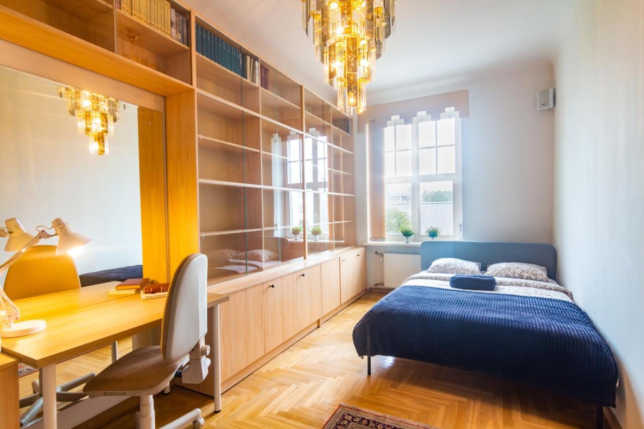 Classic Style Apartment In The Center Of Riga Eksteriør billede