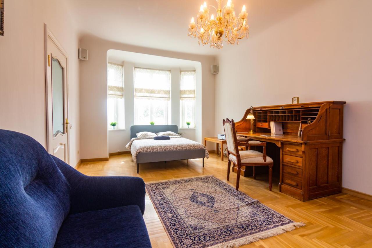 Classic Style Apartment In The Center Of Riga Eksteriør billede
