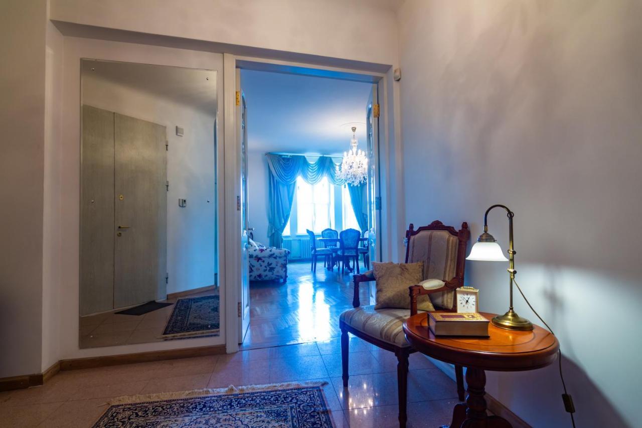 Classic Style Apartment In The Center Of Riga Eksteriør billede