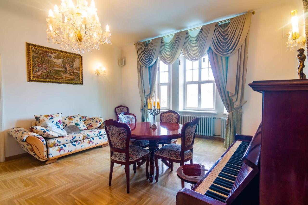 Classic Style Apartment In The Center Of Riga Eksteriør billede